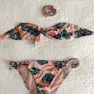 NWOT Billabong Coastal Luv Bikini